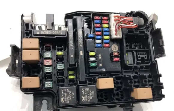 KIA Ceed Fuse box set 91262J7060
