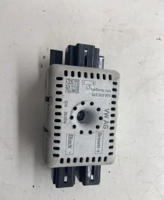 Volkswagen Golf VII Aerial antenna amplifier 5Q0035570