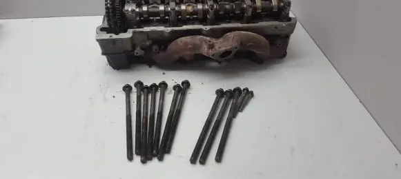 Mercedes-Benz GL X164 Engine head 