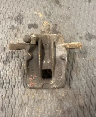 Hyundai i20 (PB PBT) Rear brake caliper