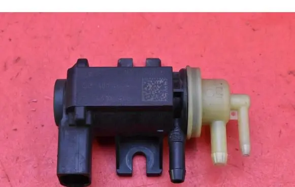 Skoda Octavia Mk2 (1Z) Vacuum valve 1K0906627B