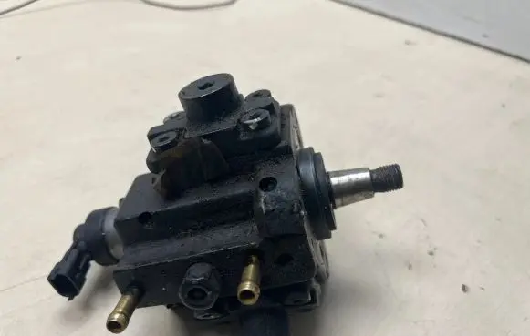 Opel Zafira B Fuel injection high pressure pump cp1h3r701089s 0363927
