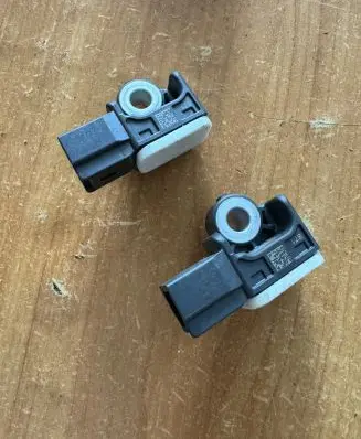 Peugeot 208 Airbag deployment crash/impact sensor