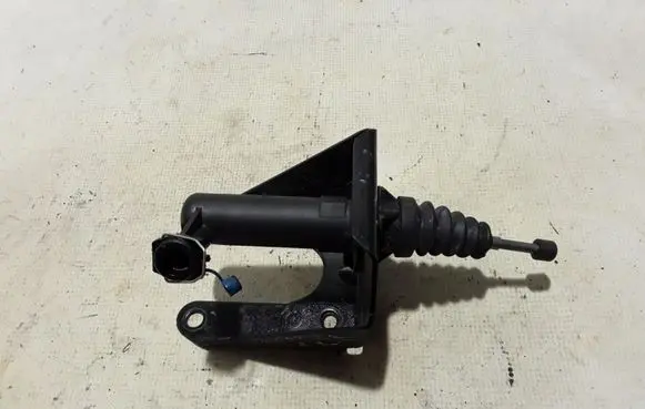 Renault Master III Master brake cylinder 306204410R