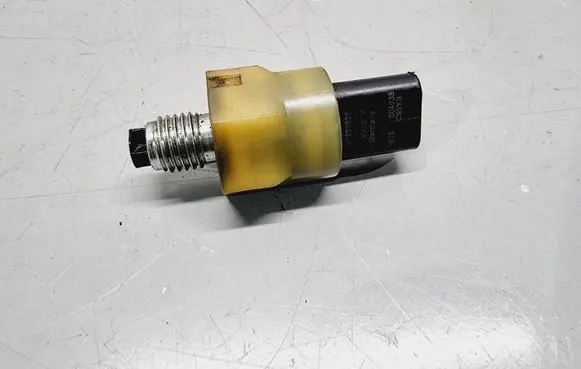 Volvo V40 Cross country Oil pressure sensor 31405635