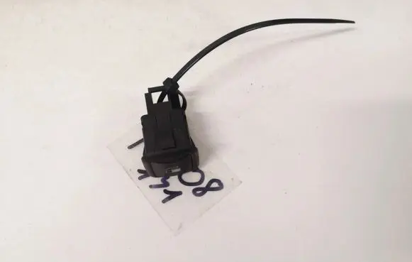 Seat Toledo II (1M) Fuel tank opening switch 3b0959833a