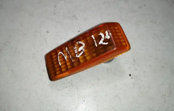 Mercedes-Benz E W124 Front fender indicator light 1248200021