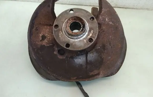 Audi A8 S8 D2 4D Rear wheel hub