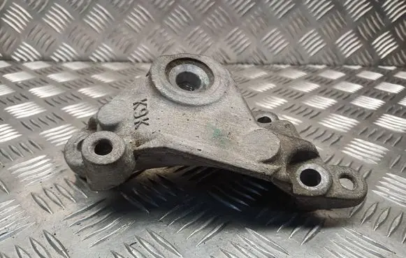 Nissan Qashqai Gearbox mounting bracket 8200277203