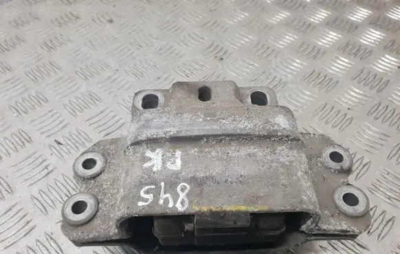 Skoda Octavia Mk2 (1Z) Engine mount bracket 1K0199555