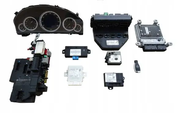 Mercedes-Benz E W212 Engine ECU kit and lock set A6519007500 A0064461540 A2129001014