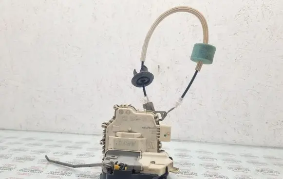 Audi A6 S6 C6 4F Front door lock 4F1837016E