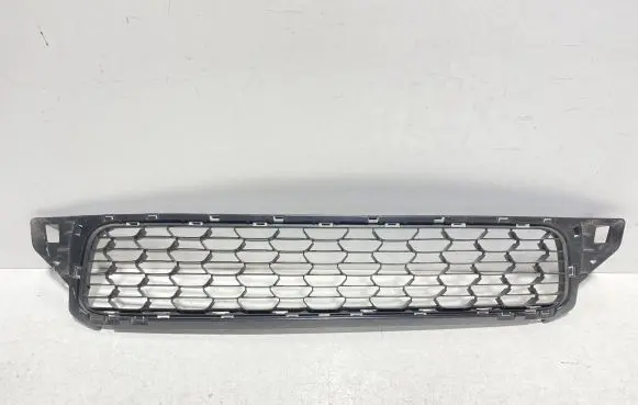 Dacia Duster Front grill 622540347R