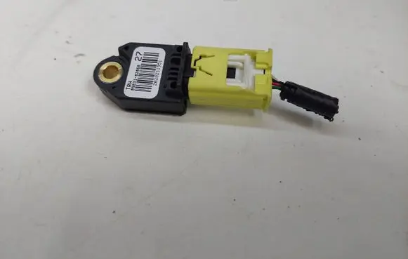 Toyota Auris 150 Airbag deployment crash/impact sensor 8983105060 2028211951
