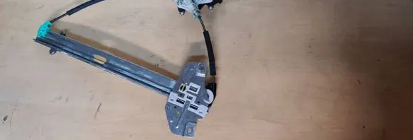 KIA Rio Front door window regulator with motor 824501W010