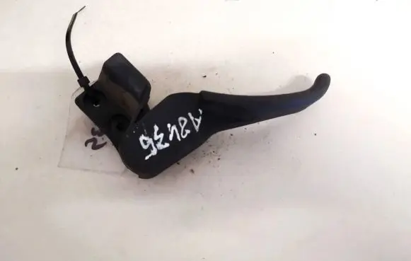 Skoda Superb B5 (3U) Engine bonnet (hood) release handle 3b1823533