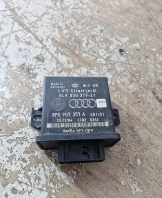 Audi A6 S6 C6 4F Light module LCM 8p0907357
