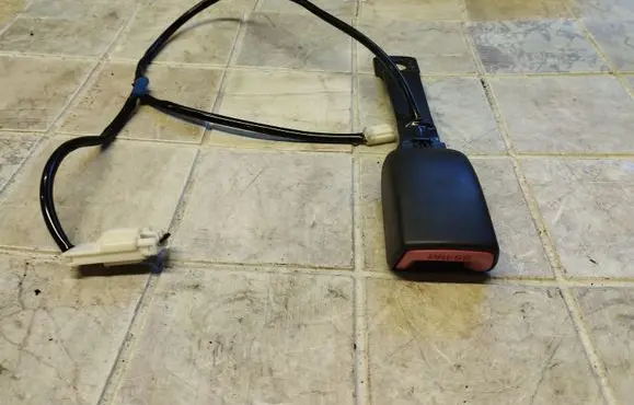 Subaru Outback Front seatbelt buckle E034501