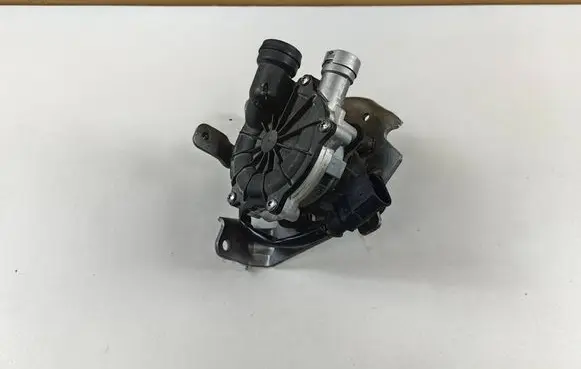Audi A3 S3 8V Secondary air pump 04E131333B 050218 04L131083G