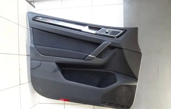 Volkswagen Golf VII Front door card panel trim