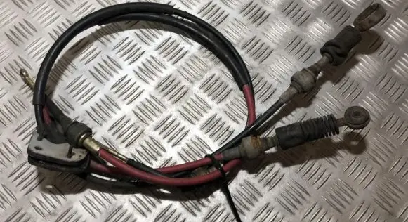 Gear shift cable linkage