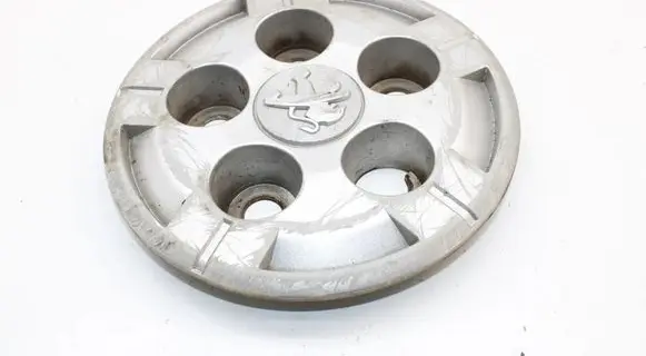Peugeot Boxer R20 wheel hub/cap/trim B985