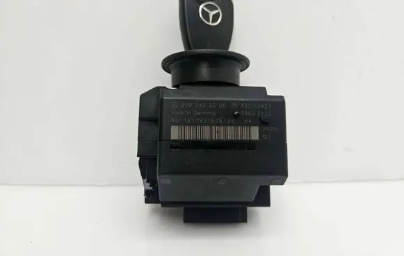 Mercedes-Benz C W203 Engine ECU kit and lock set 2095452308 33002422 33002421