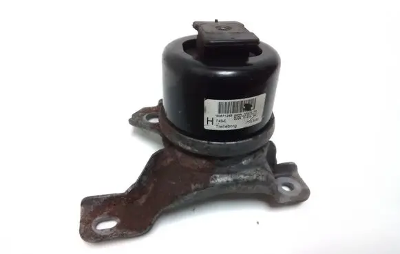Volvo S60 Engine mount bracket 30671245