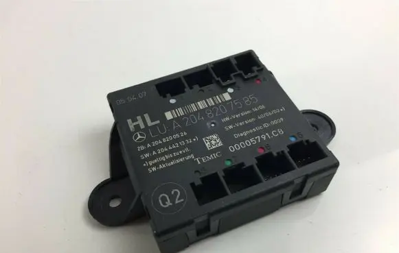 Mercedes-Benz C AMG W204 Other control units/modules A2048207585 Z2562