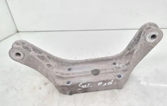 Land Rover Evoque I Rear differential/diff mount bracket 6527110600