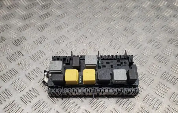 Mercedes-Benz GL X166 Fuse module A1669063801