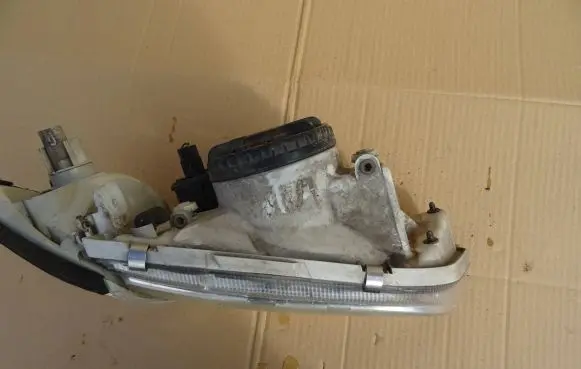 Mitsubishi Space Star Headlight/headlamp