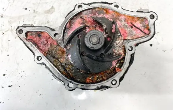 Audi A6 S6 C5 4B Water pump 