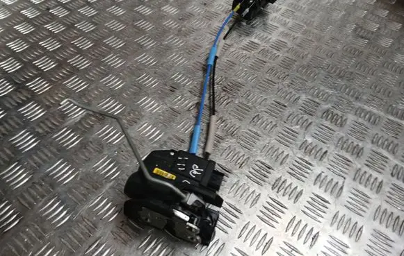 KIA Picanto Front door lock 