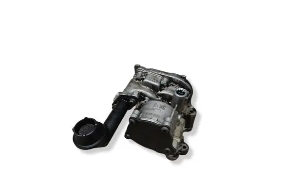 Volkswagen PASSAT B8 Oil pump 04L145208H