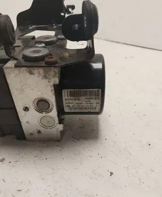 Volvo V70 ABS Pump 30681619 10092604053