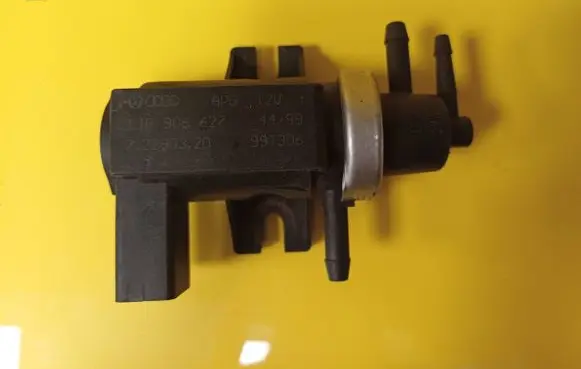 Audi A3 S3 8L Turbo solenoid valve 1J0906627