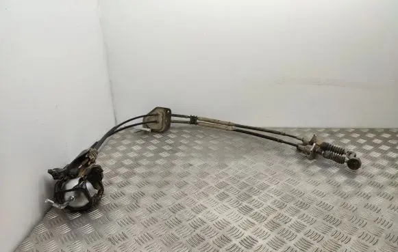 Gear shift cable linkage
