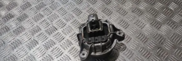 BMW 5 F10 F11 Engine mount bracket 6868301