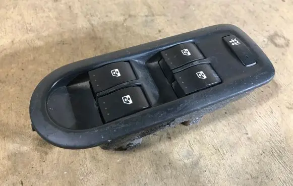 Renault Scenic II - Grand scenic II Electric window control switch 156018070 025330 VALEO