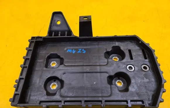 MG ZS Battery box tray 10884921