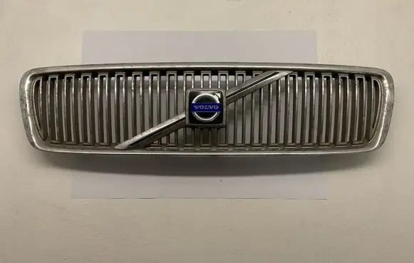 Volvo V70 Front grill 8659875