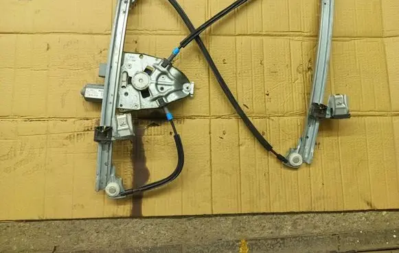Peugeot 607 Front door window regulator with motor 9650734980
