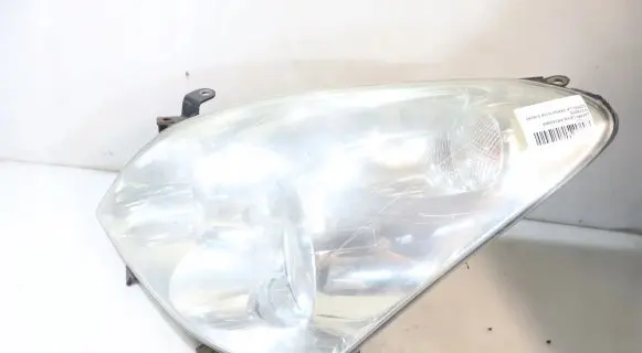 Toyota Corolla Verso E121 Headlight/headlamp