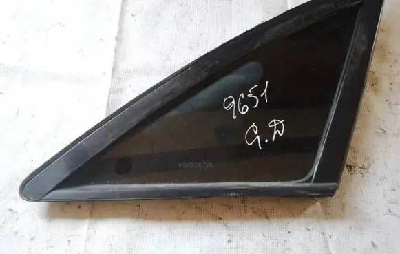 Infiniti FX Rear side window