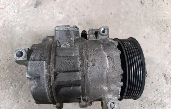 Mercedes-Benz C W203 Air conditioning (A/C) compressor (pump) A0002306211