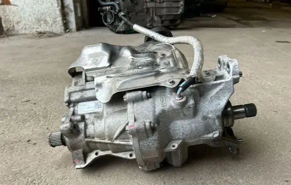 Ford Bronco Gearbox transfer box case LX677L486EF K2GP7G360CE HSS3A