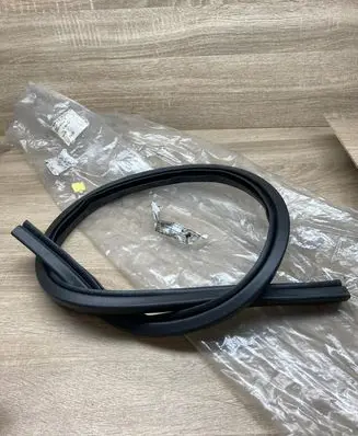 Citroen C3 Engine hood trim 1XLW050 YQ00040380