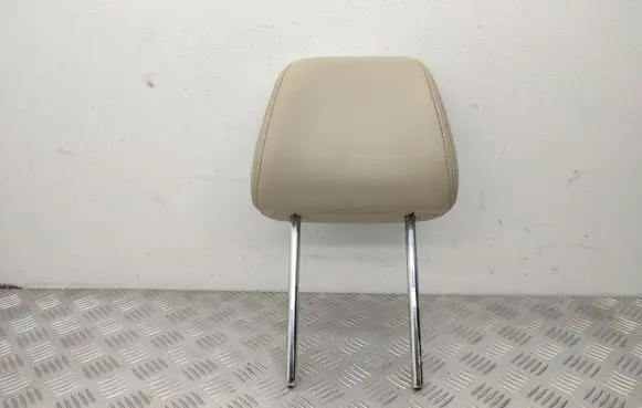 Volkswagen PASSAT B7 USA Front seat headrest 