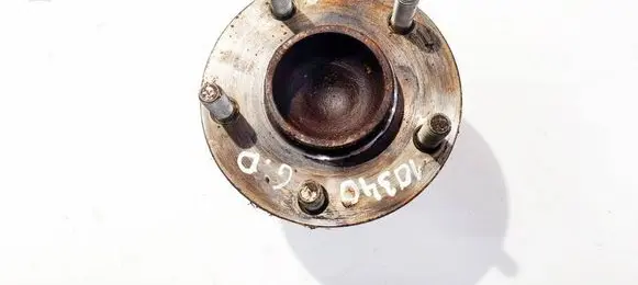 Rear wheel hub